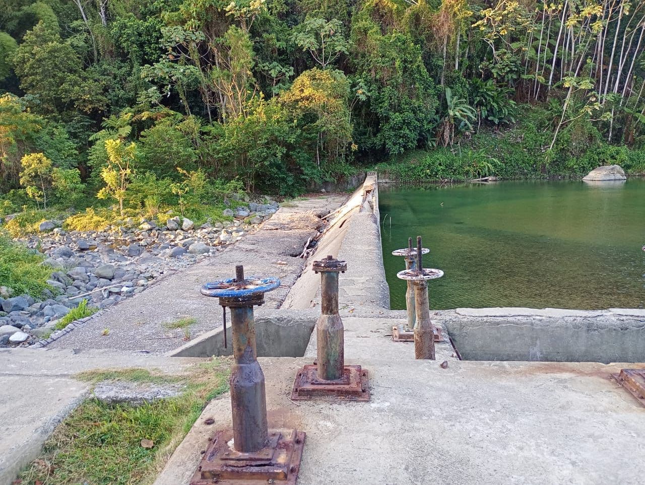 Fenómeno El Niño provoca reducción en caudales ríos alimentan acueductos sirven agua en la capital