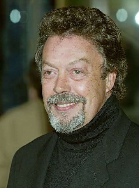 Fallece el icónico actor Tim Curry en su residencia en Los Angeles.