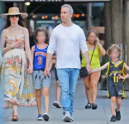 Anne Hathaway llora por la “doble bendición” de ser actriz y poder mantener a su familia en privado